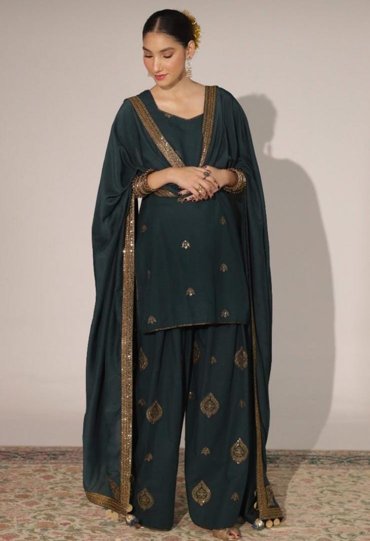 Green Danak Embroidered stitched🪡 (3 piece outfit)