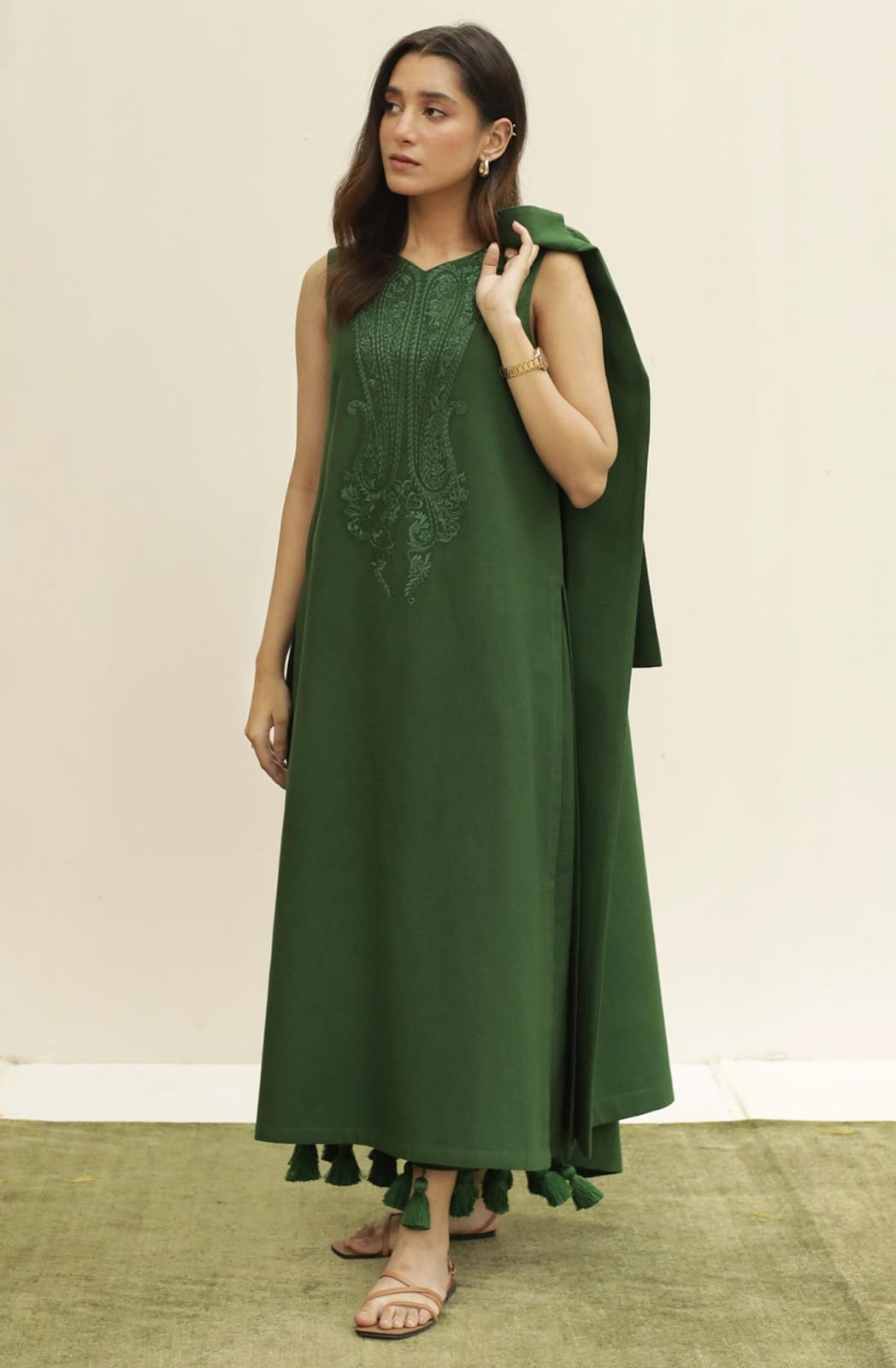 Bottle Green 🌿 Full Sleeve's 3-Piece Stitched Outfit