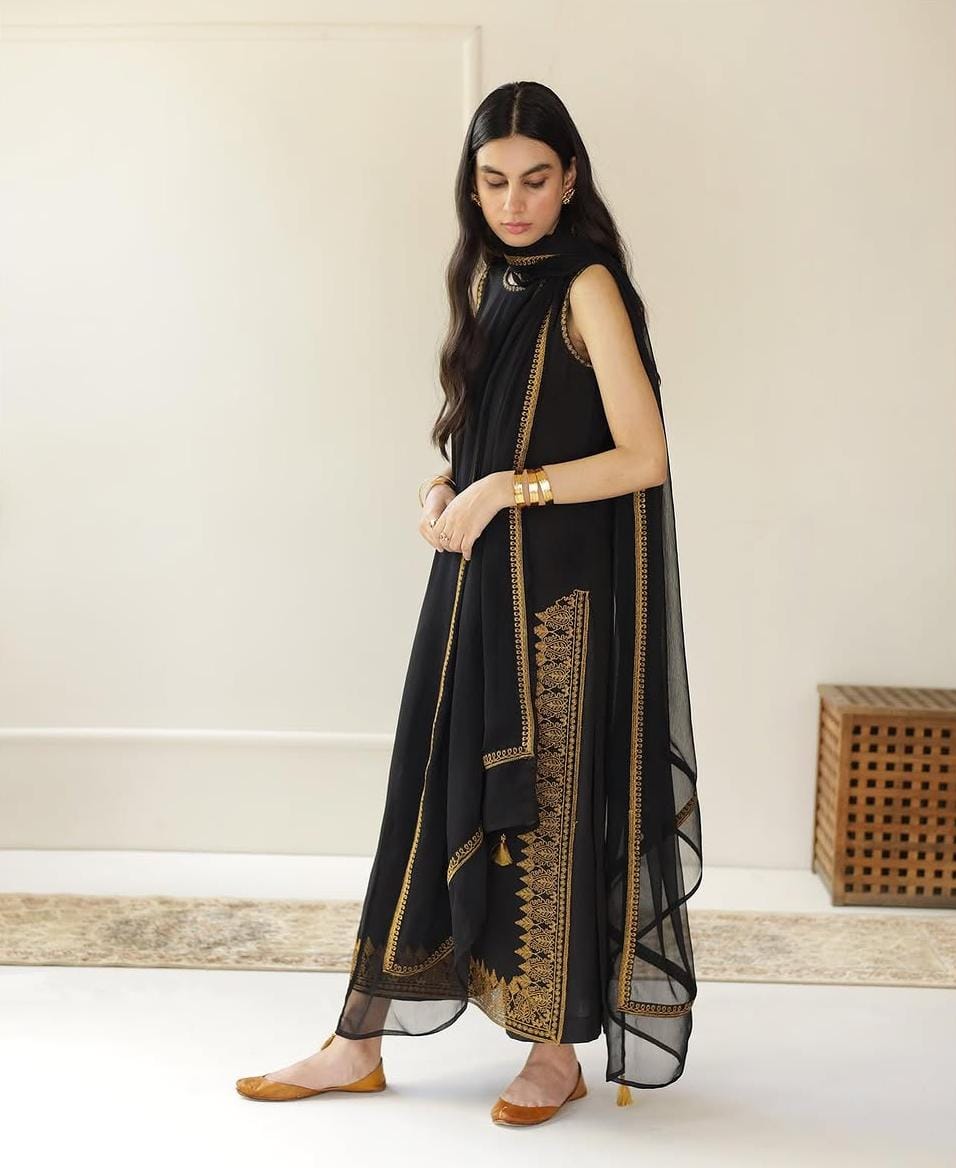 Black Rose Full Sleeves Stitched Dress