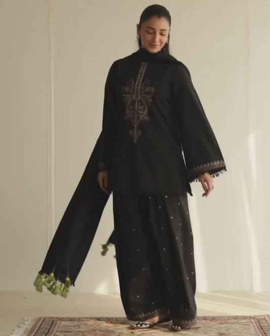 Black 🖤 Stitched Outfit