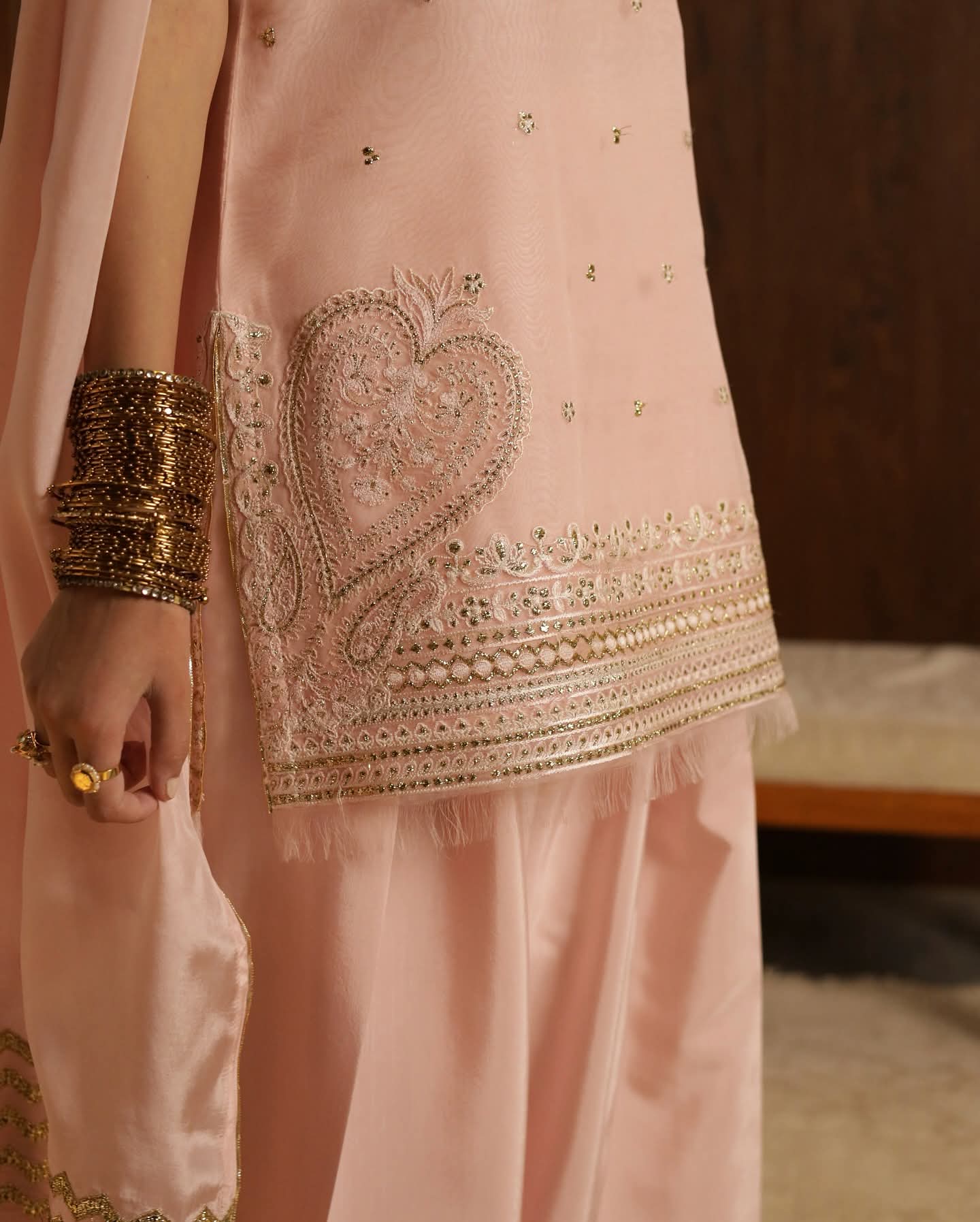 Baby Pink🪷Embroidered Stitched Outfit Full Sleeve's