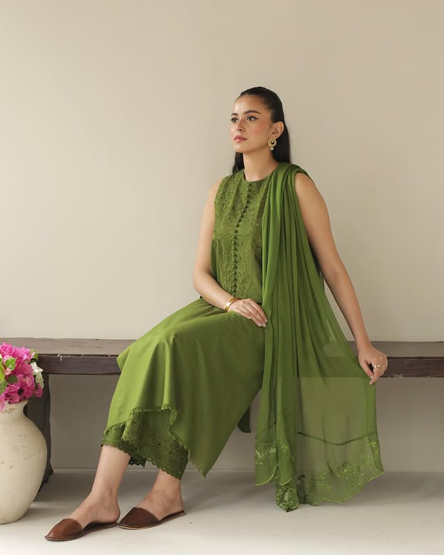 Parrot Green Full Sleeve's Stitched outfit