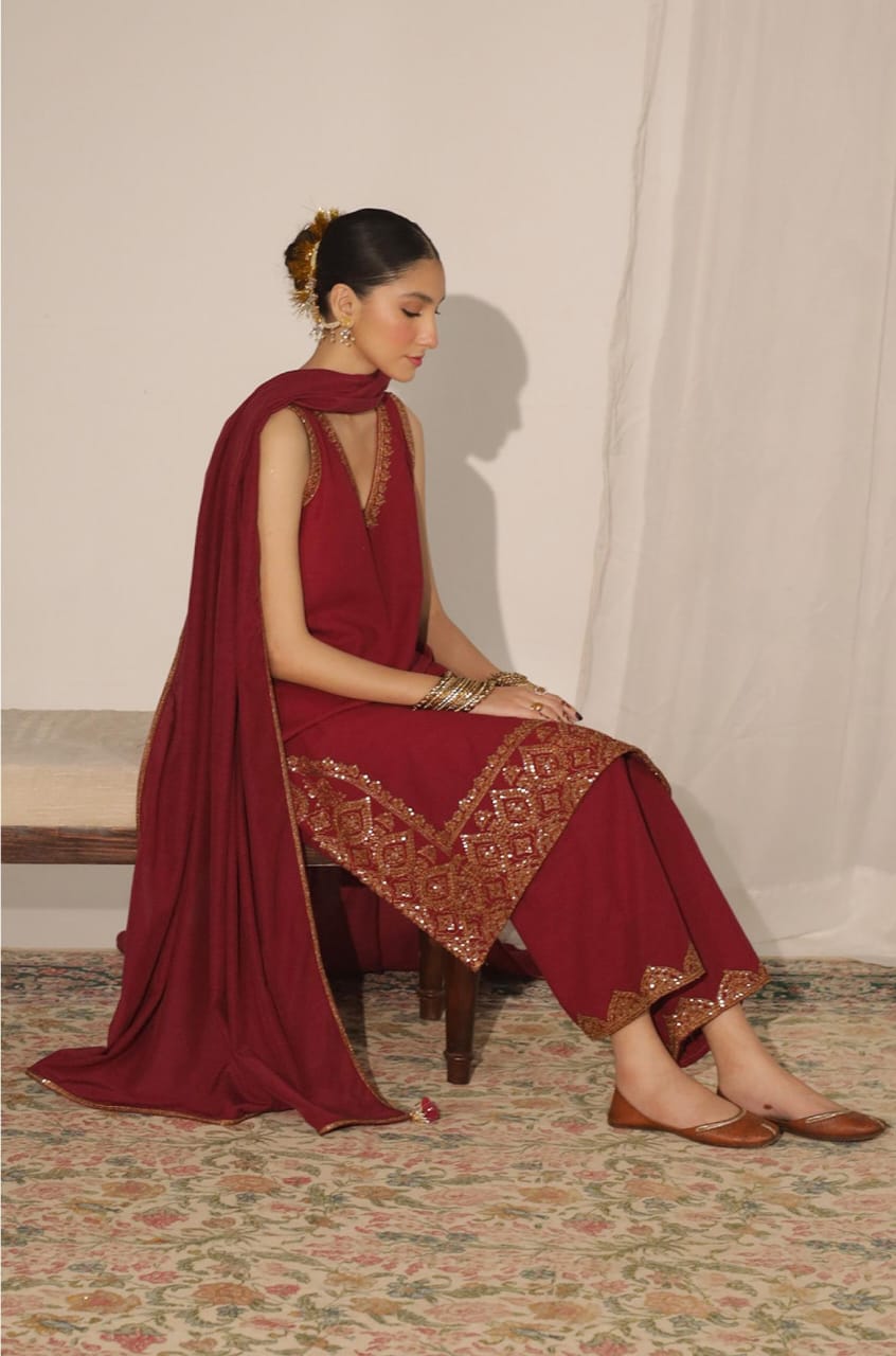 Rose Red stitched🪡outfit (3piece)