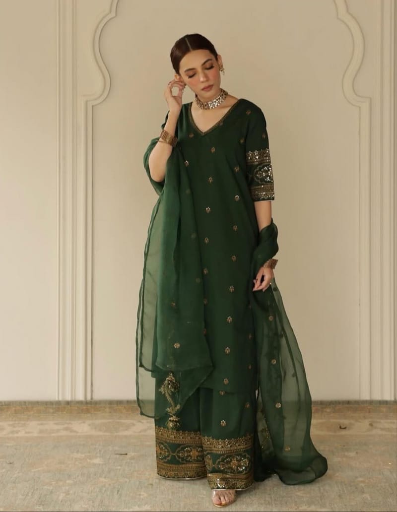 Deep Green Embroidered Lawn 3-piece Stiched Dress
