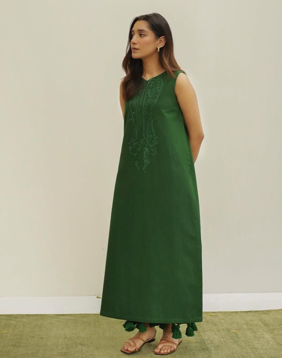 Bottle Green 🌿 Full Sleeve's 3-Piece Stitched Outfit – ZOUQ