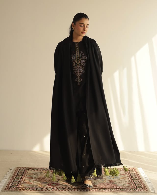 Black 🖤 Stitched Outfit