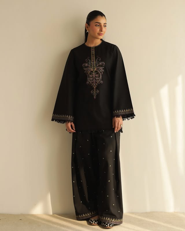 Black 🖤 Stitched Outfit